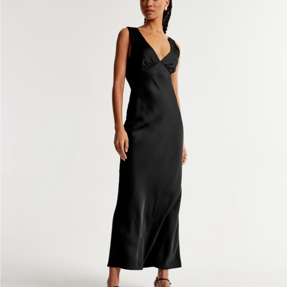 Elegant Black Maxi Dress